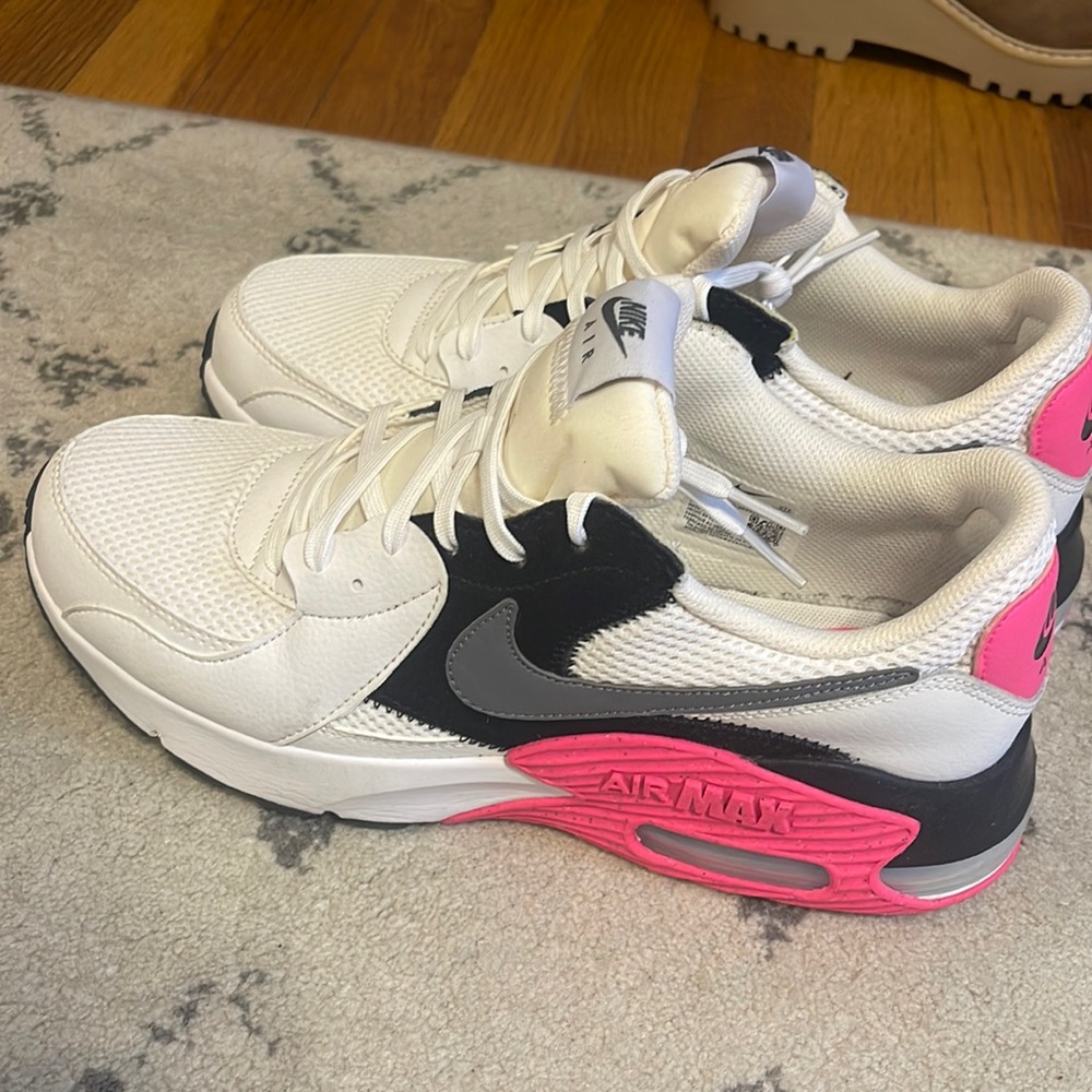 Women’s Nike AirMax